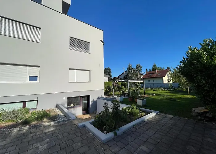 Garden - Free Parking